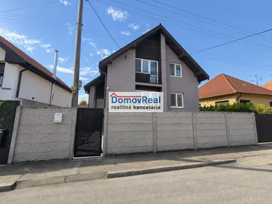 Houses for sale, 5-room in Šamorín · €209,990