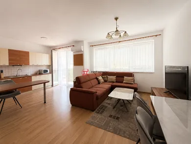 Na predaj 2-izbový byt, 63 m², Trnava