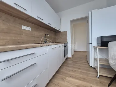 Na prenájom 3-izbový byt, 64 m², Trenčín, Šmidkeho
