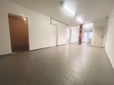 Mieszkania na sprzedaż, 3-pokojowe, Komárno · €98 000