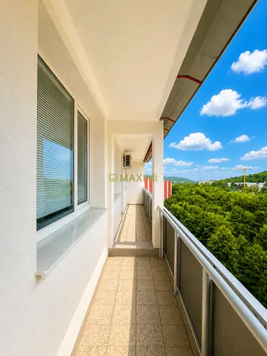 Mieszkania na sprzedaż, 3-pokojowe, Bratislava-Dúbravka · €215 000
