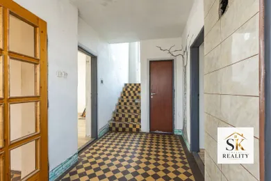 Na predaj 5-izbový dom, 200 m², Mojmírovce, Kesovský rad