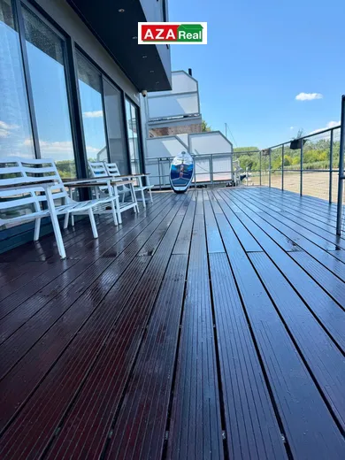 Domy na sprzedaż, 3-pokojowe, Bratislava-Petržalka · €349 999