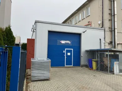 Na predaj komerčné, 93 m², Nové Mesto nad Váhom, Piešťanská
