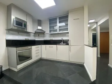 Na prenájom 2-izbový byt, 64 m², Bratislava-Nové Mesto, Tupého