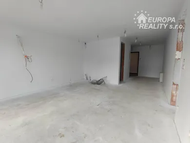 Na predaj 4-izbový byt, 89 m², Bratislava-Karlova Ves, Staré grunty