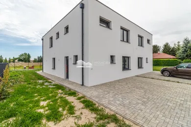 Na predaj dom, 151 m², Kráľová pri Senci