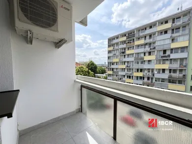 Na prenájom 3-izbový byt, 88 m², Bratislava-Ružinov, Gemerská