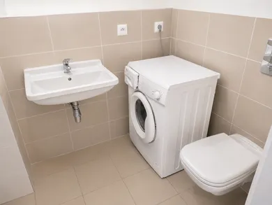 Na prenájom 2-izbový byt, 40 m², Bratislava-Ružinov, Prievozská