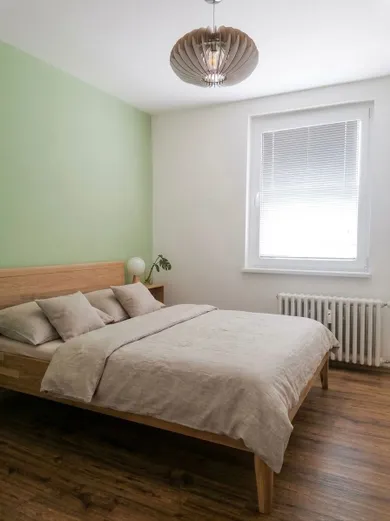 Na predaj 3-izbový byt, 65 m², Bratislava-Ružinov, Rumančeková