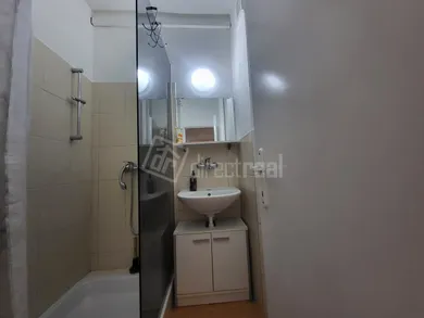 Na prenájom 3-izbový byt, 80 m², Trenčín, Komenského