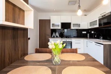 Na predaj 3-izbový byt, 87 m², Pezinok, Moyzesova