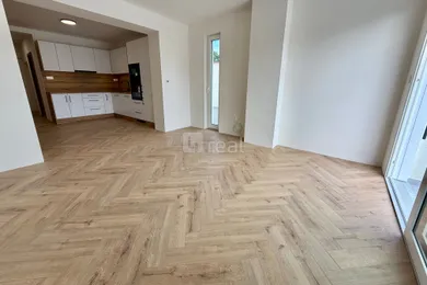 Na predaj 3-izbový byt, 74 m², Ivanka pri Dunaji, Okružná