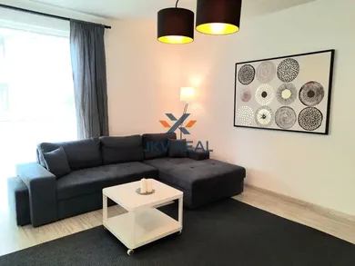 Na predaj 3-izbový byt, 64 m², Komárno