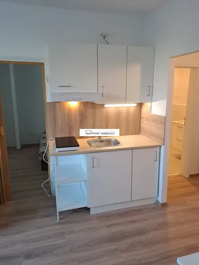 Mieszkania na wynajem, 2-pokojowe, Bratislava-Vrakuňa · €550