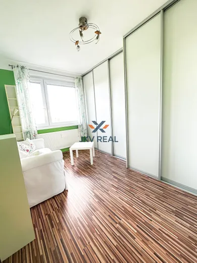Na prenájom 3-izbový byt, 71 m², Bratislava-Petržalka, Hrobakova