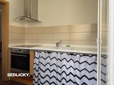 Na prenájom 1-izbový byt, 39 m², Kanianka, Školská