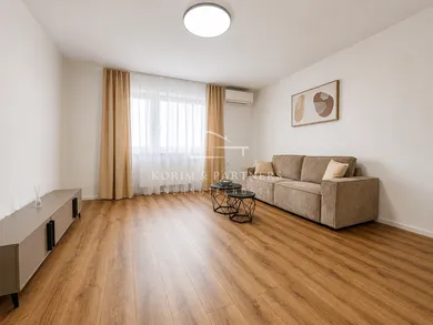 Na prenájom 2-izbový byt, 58 m², Komárno, Ul. Budovateľská