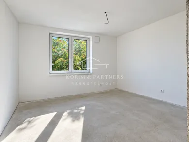 Na predaj 3-izbový byt, 71 m², Komárno