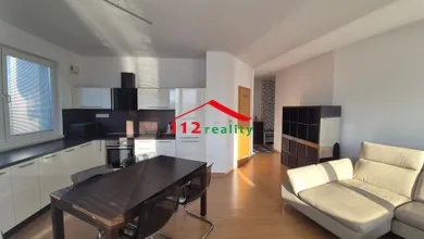 Na predaj 3-izbový byt, 82 m², Bratislava-Ružinov, Mierová