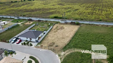 Na predaj pozemok, 230 m², Považany
