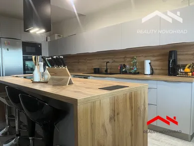 Na predaj 1-izbový dom, 240 m², Vidiná