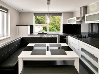 Na predaj dom, 80 m², Levice