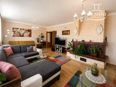 Na predaj 6-izbový dom, 285 m², Číž