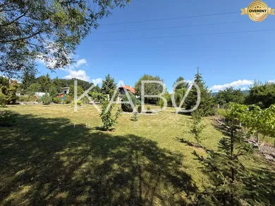 Na predaj pozemok, Čaradice