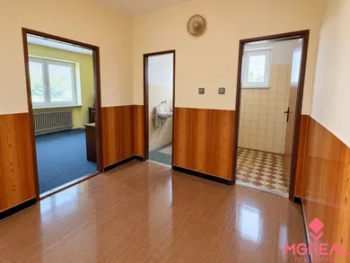 Na predaj 6-izbový dom, 250 m², Krušovce, hlavna
