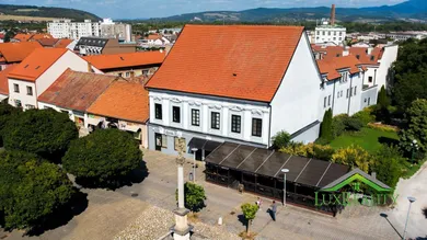 Na predaj objekt, 96 m², Nové Mesto nad Váhom, Námestie Slobody
