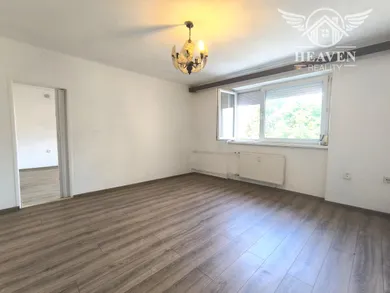 Na predaj 2-izbový byt, 58 m², Komárno, Budovateľská