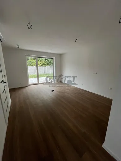 Na predaj 3-izbový byt, 86 m², Bratislava-Vajnory, Hospodárska