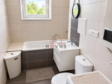 Na prenájom 2-izbový byt, 47 m², Dubnica nad Váhom, Moyzesova