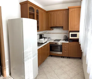 Na prenájom 1-izbový byt, 36 m², Bratislava-Petržalka, Nobelovo nám.