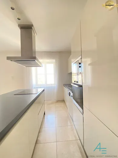 Na prenájom 2-izbový byt, 85 m², Bratislava-Staré Mesto, Hlboká