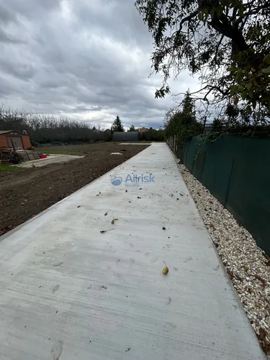 Na predaj pozemok, 650 m², Šaľa, Komenského