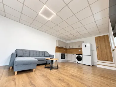 Na prenájom 2-izbový byt, 60 m², Trenčín, Gen. M. R. Štefánika
