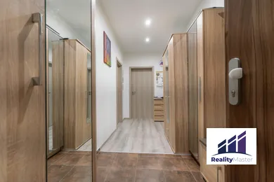 Na predaj 3-izbový byt, 60 m², Bratislava-Rača, Dopravná