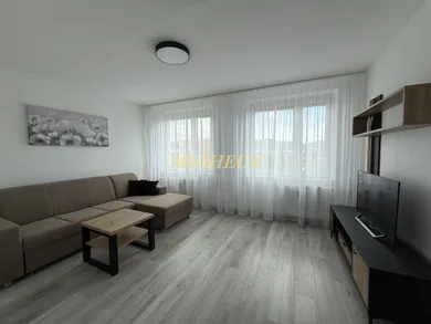 Квартиры в аренду, 3-комнатные, Humenné · €580