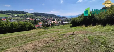 Na predaj pozemok, Nesluša