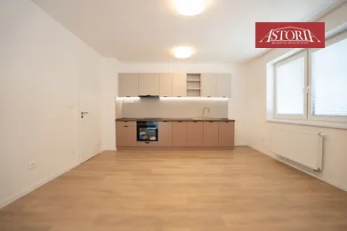 Na prenájom 1-izbový byt, 41 m², Martin, Košútska