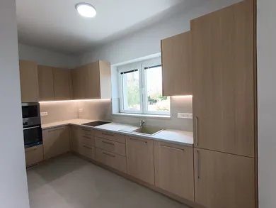 Na predaj 3-izbový byt, 83 m², Nitra, Štúrova