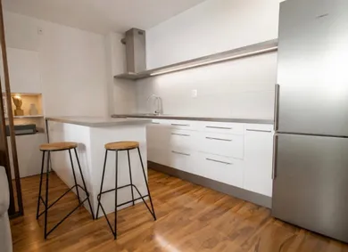Na prenájom 1-izbový byt, 42 m², Bratislava-Nové Mesto, Tramínová