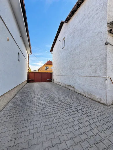 Na predaj 6-izbový dom, 130 m², Stupava