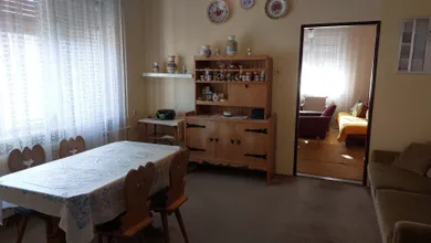 Na predaj 5-izbový dom, 210 m², Svätý Jur, Nová Pezinská