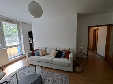 Na prenájom 2-izbový byt, 52 m², Bratislava-Ružinov, Tomášikova