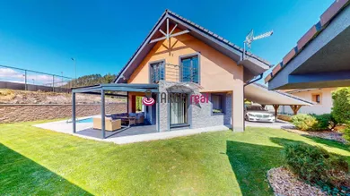 Domy na sprzedaż, 4-pokojowe, Banská Bystrica · €595 000