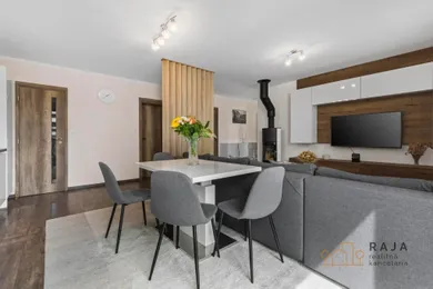 Na predaj 4-izbový dom, 236 m², Pezinok
