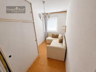Na predaj 3-izbový byt, 75 m², Bratislava-Petržalka, Šustekova